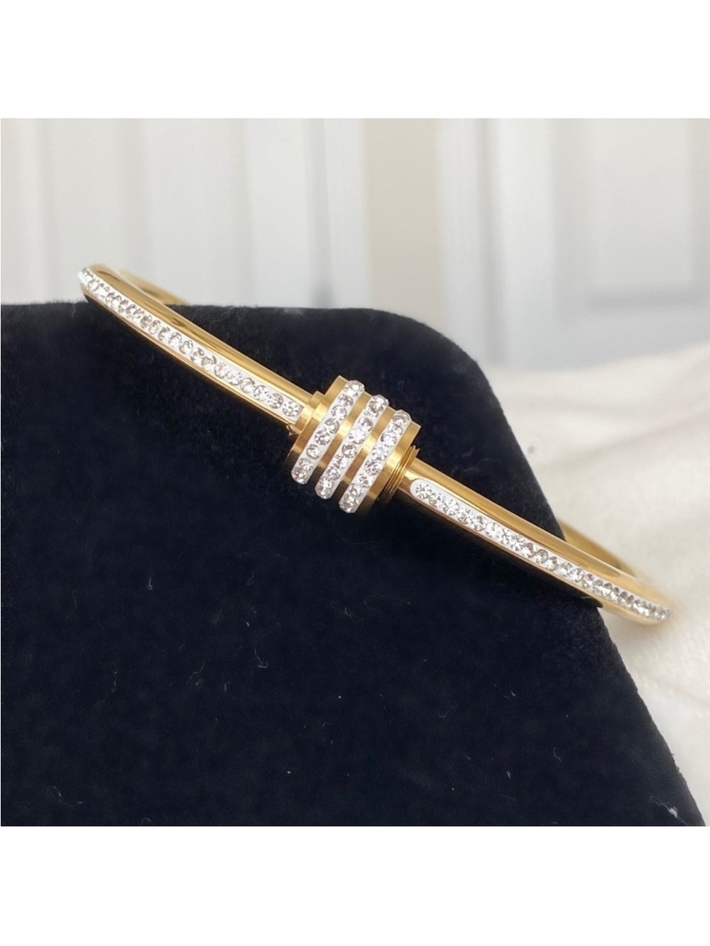 New Gold Tone and Rhinestone Bangle Stackable Bracelet New